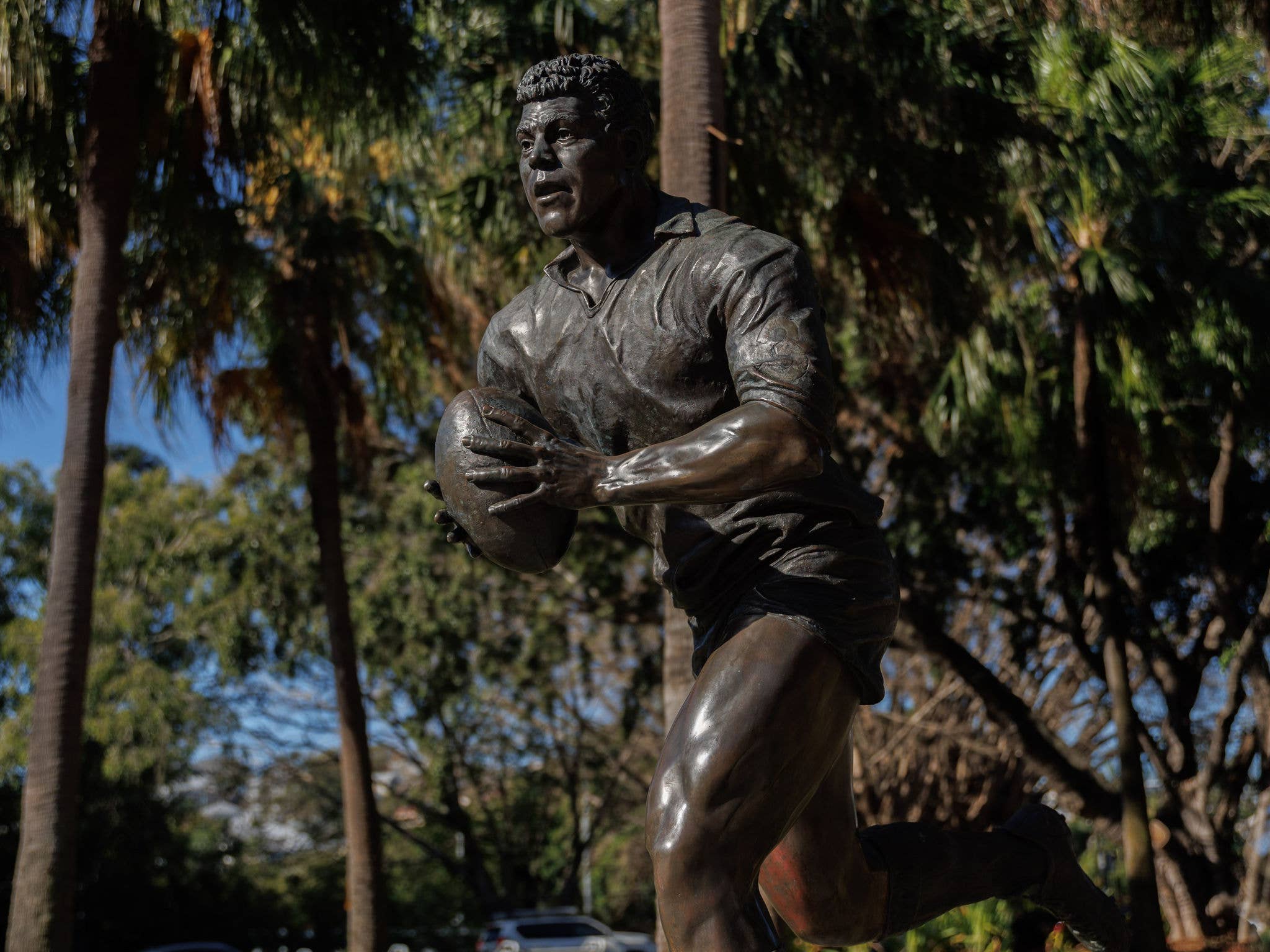 Statue of Mel Meninga.